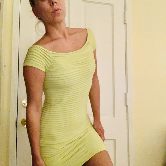 BCBGGeneration green bodycon dress - Picture 3 of 8